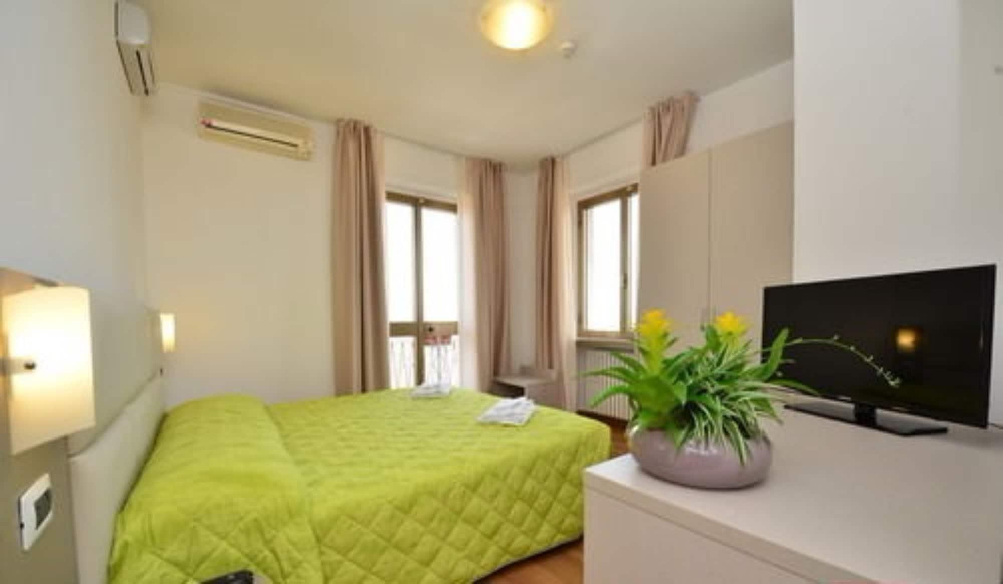 Hotel Bella Peschiera Peschiera del Garda Exteriör bild