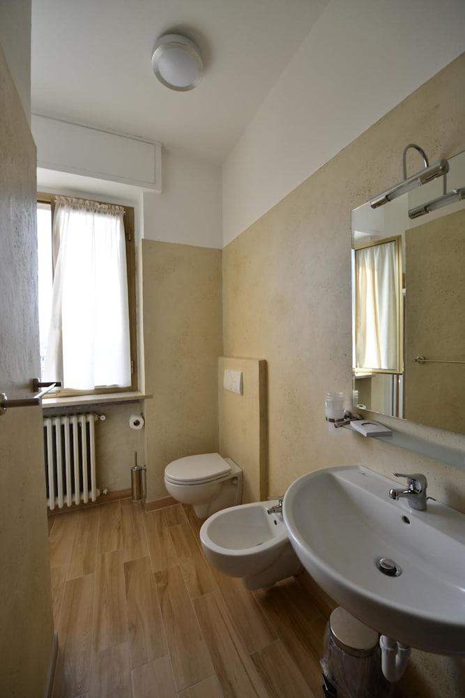 Hotel Bella Peschiera Peschiera del Garda Exteriör bild