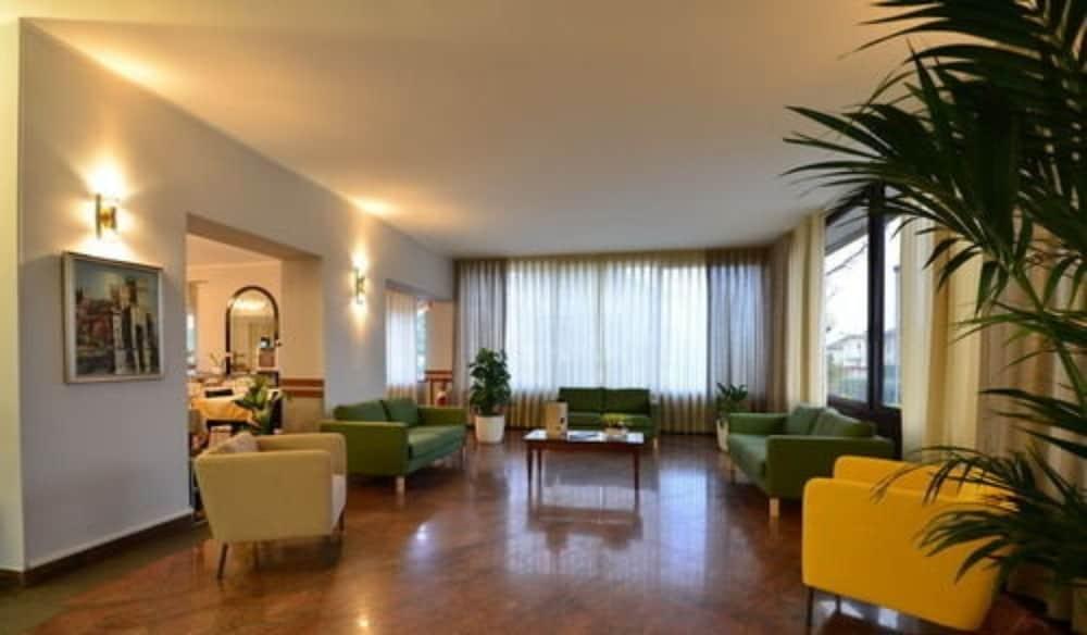 Hotel Bella Peschiera Peschiera del Garda Exteriör bild