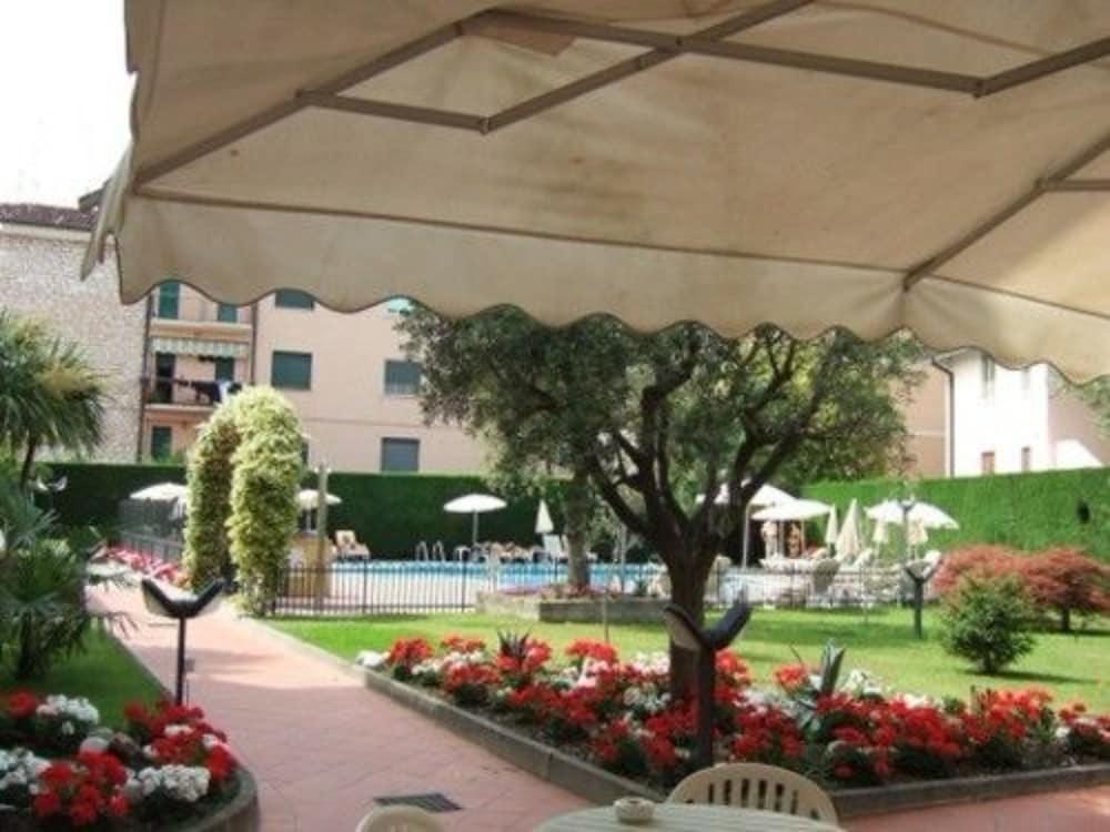 Hotel Bella Peschiera Peschiera del Garda Exteriör bild