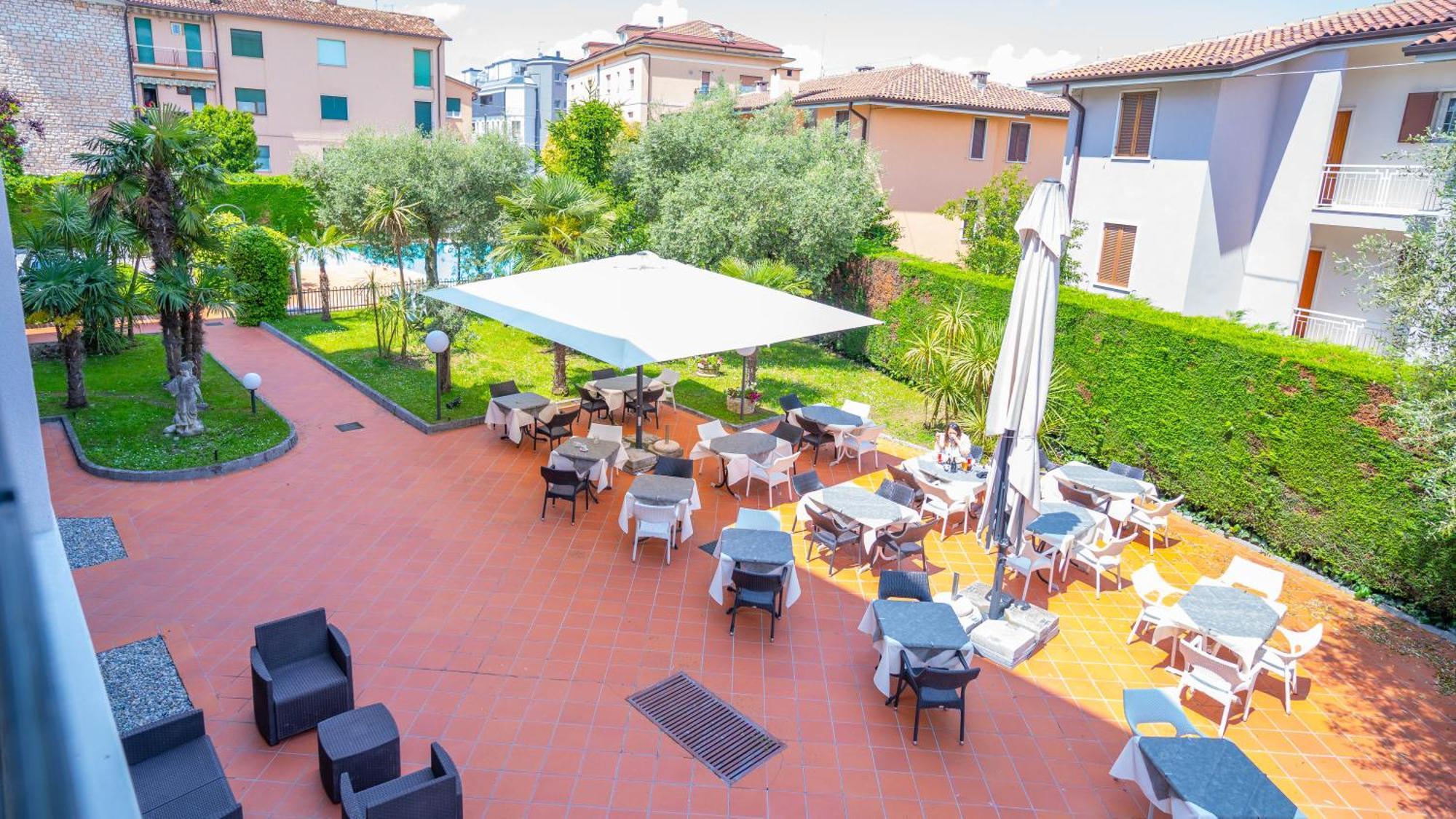 Hotel Bella Peschiera Peschiera del Garda Exteriör bild