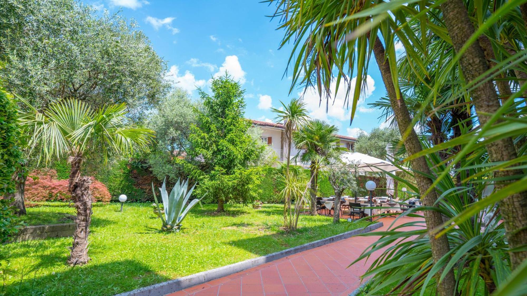 Hotel Bella Peschiera Peschiera del Garda Exteriör bild