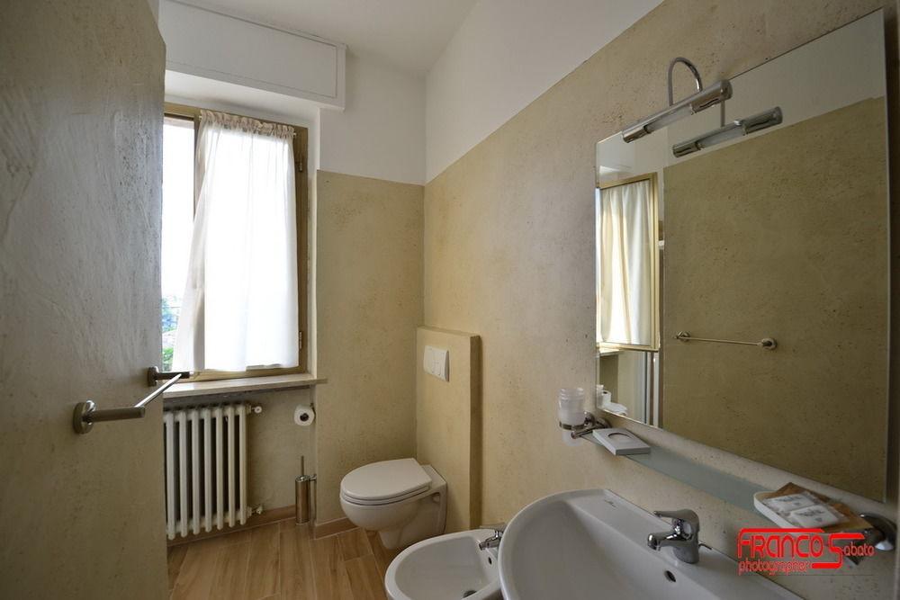 Hotel Bella Peschiera Peschiera del Garda Exteriör bild