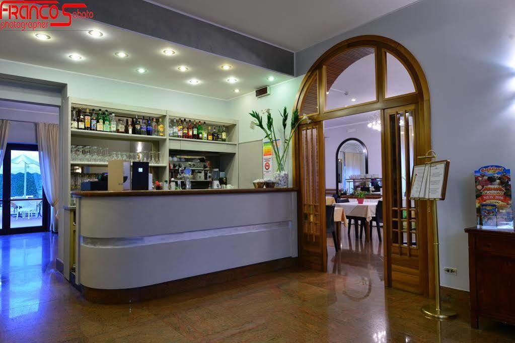 Hotel Bella Peschiera Peschiera del Garda Exteriör bild